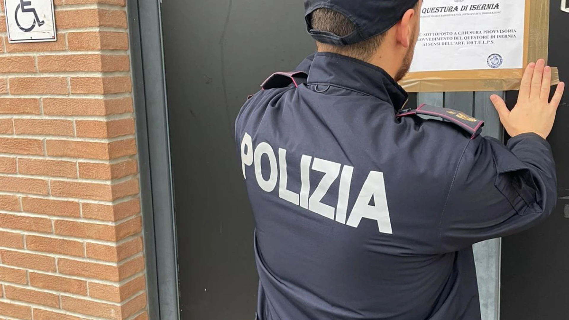 Isernia: aggressioni nei pressi di un locale notturno, il Questore emette 5 divieti di accesso alle aree urbane e sospende la licenza per 7 giorni.